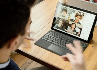 How Does VoIP Impact Remote Work Culture? Remote working online video call