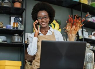Can VoIP Improve Customer Service? Woman working customer service phone
