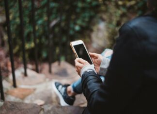 Are There Health Concerns Related to Long-Term Mobile Broadband Use? Using smart phone
