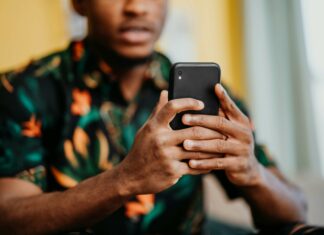 Can Mobile Broadband Replace Fixed-Line Connections? Using a smartphone