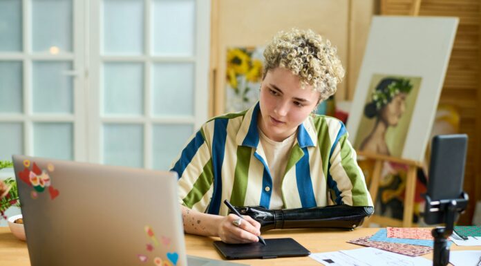 Can Mobile Broadband Bridge the Homework Gap in Education? Boy sitting at his desk doing school work online