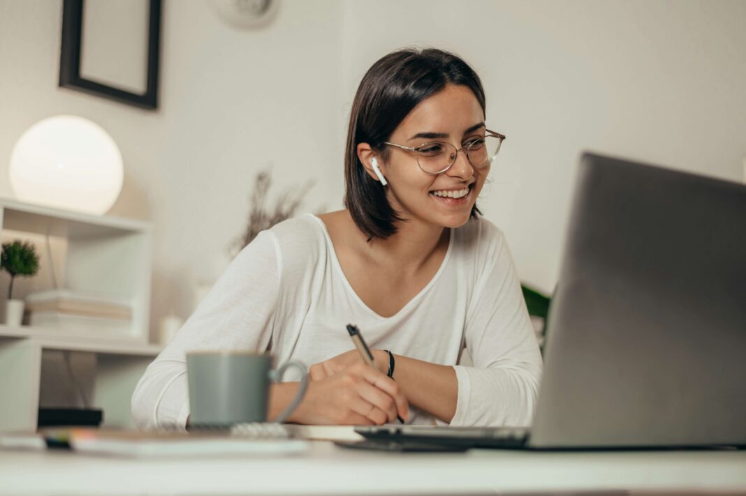can-voip-improve-communication-for-home-based-businesses voip for small home-based businesses