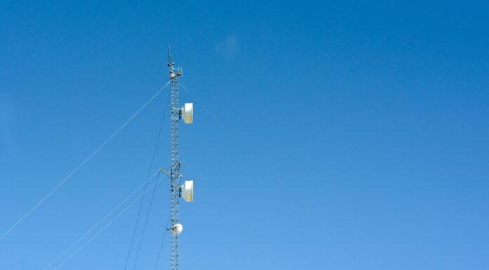 What Are the Energy Consumption Patterns of Mobile Broadband Networks? energy consumption mobile broadband line