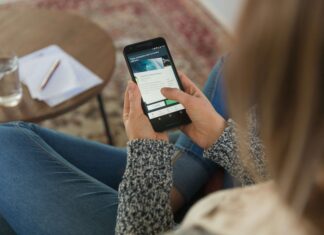 10 Ways That Connectivity Enables Seamless Integration of Smart Appliances mobile connected to home smart device