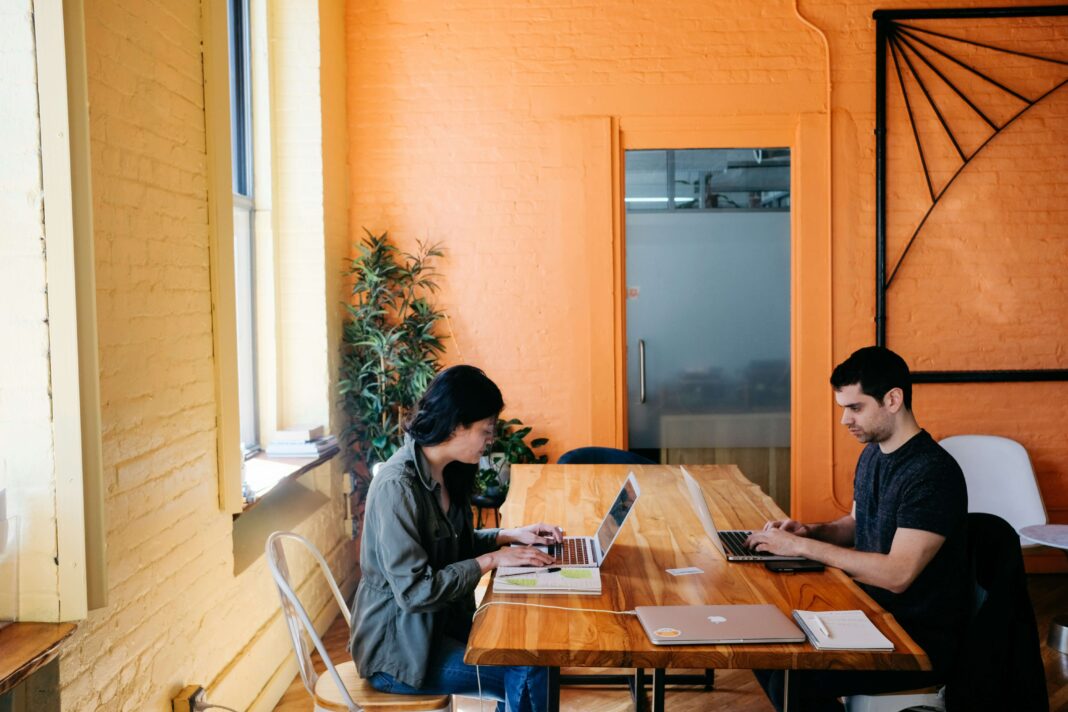 12-benefits-of-full-fibre-for-uk-coworking-spaces co-working space with full-fibre internet