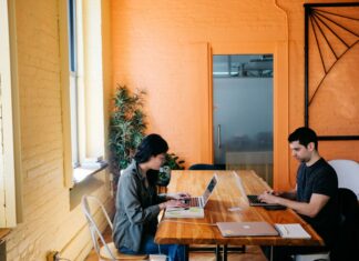 12 Benefits of Full Fibre for UK Co-Working Spaces co-working space with full-fibre internet
