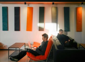 7 Benefits of Full-Fibre for Growing Startups full-fibre broadband in startup company