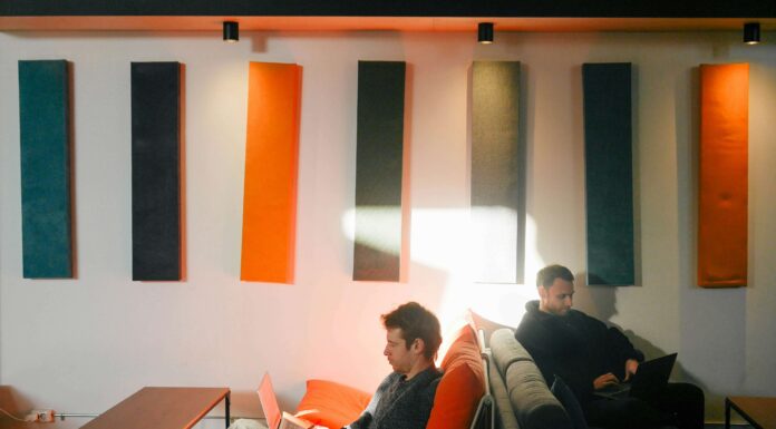 7 Benefits of Full-Fibre for Growing Startups full-fibre broadband in startup company