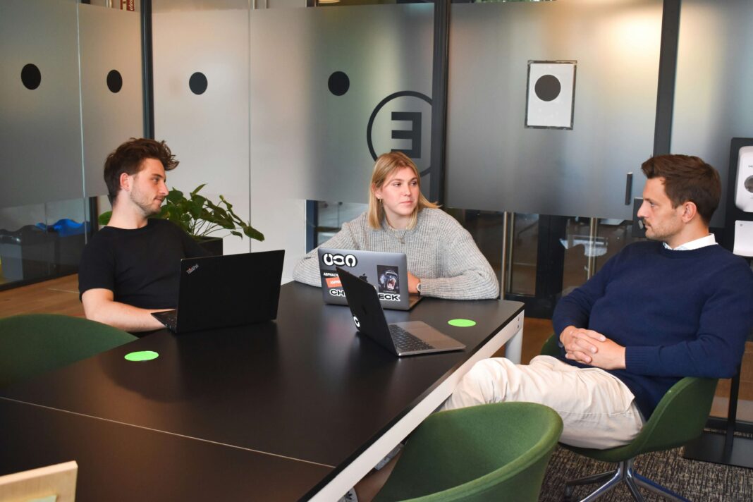 full-fibre connection in tech startup