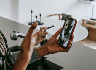 What Are the Top Features To Look For In A Mobile Broadband Router? Video Call