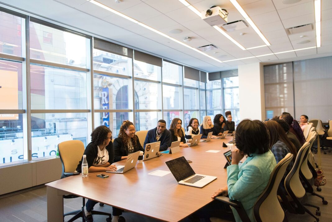 employees-using-business-broadband-to-work