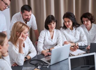 Managing Remote IT Teams In The UK With VoIP managing-IT-teams-using-VoIP-services