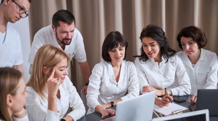 Managing Remote IT Teams In The UK With VoIP managing-IT-teams-using-VoIP-services