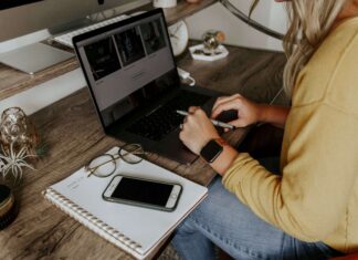 How Broadband Is Shaping the Work-From-Home Landscape remote-worker-working-effectively-at-home