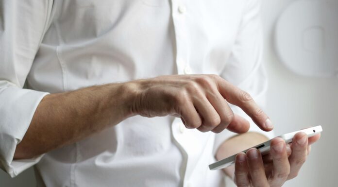 Can VoIP Be Used for Real-Time Collaboration Tools? man-using-voip-instant-messaging-features