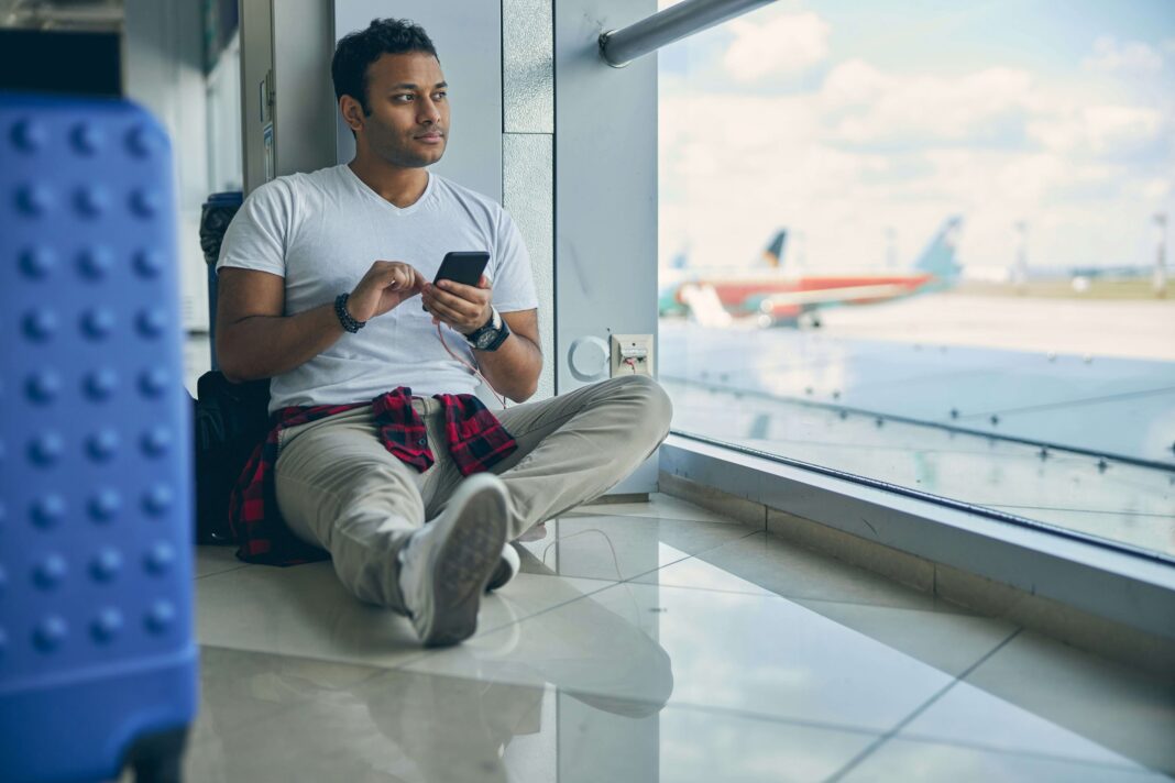 digital nomad using voip phone for work