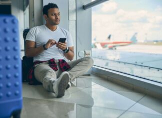 VoIP for UK Airlines: Improving Customer Support Systems digital nomad using voip phone for work