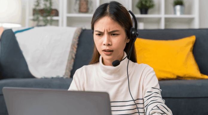 The Most Common VoIP Set Up Mistakes To Avoid Customer-service-agent