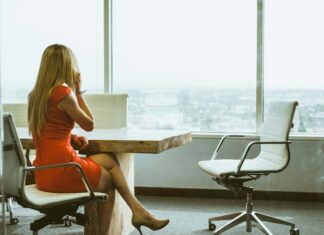 Reducing Call Costs for UK Legal Services with VoIP lawyer-talking-a-call-via-voip