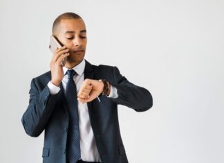 How VoIP Call Recording Helps UK Law Firms Stay Compliant laywer-making-use-of-voip-for-calls