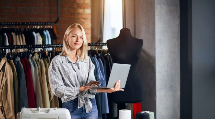 What Broadband Speed Is Considered “Fast” For Small Businesses? small-business-using-fast-broadband-speed