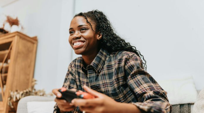 Is There A Difference Between Standard Fibre And Full Fibre? woman-using-standard-fibre-for-gaming