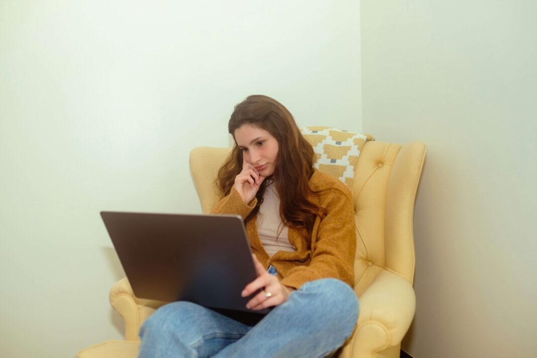 woman-conducting-broadband-speed-test