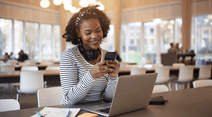 Experts Share: How Mobile Broadband Providers Stay Ahead Of Connectivity Demands Woman-texting