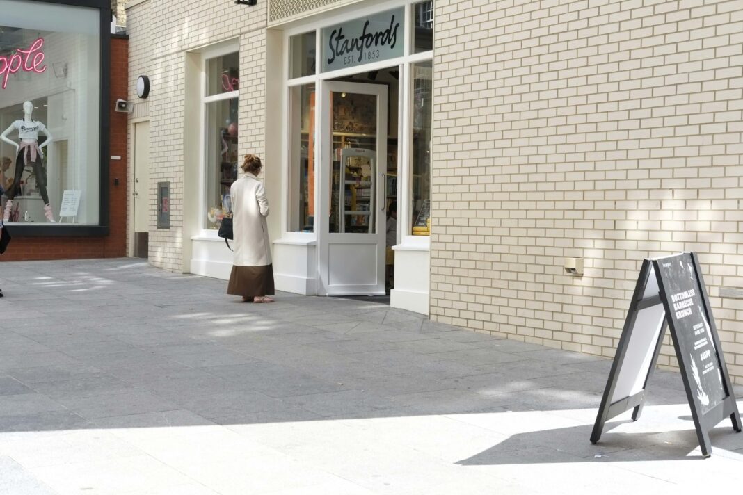 broadband-needs-busy-high-street-retailers high street retailer