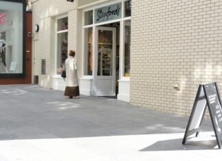Broadband Needs for Busy High Street Retailers high street retailer