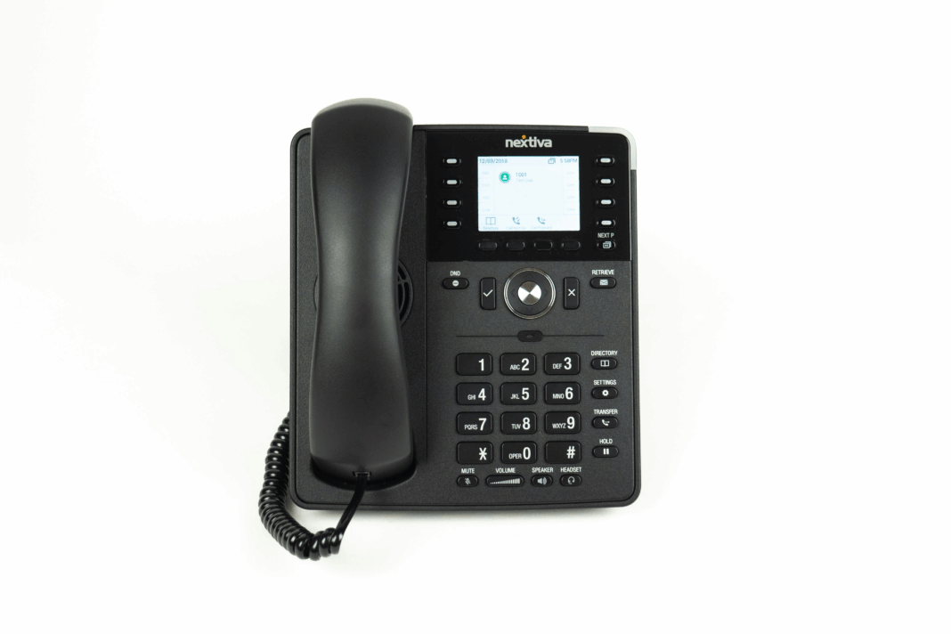 do-you-still-need-a-desk-phone-in-the-digital-era do-you-still-need-a-desk-phone-in-the-digital-era