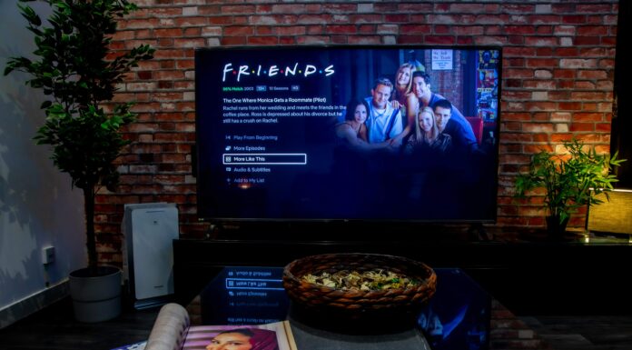 How Can I Boost Wi-Fi Signal in a Large Home? wifi signal watching Netflix