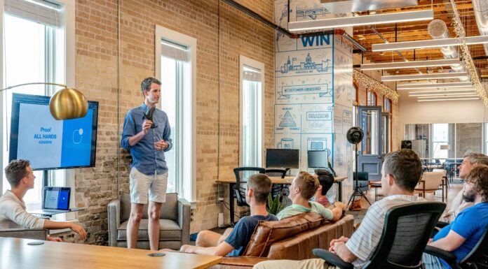 Why Startups Are Choosing Cloud Phone Systems from Day One startup-company-choosing-cloud-phone-systems