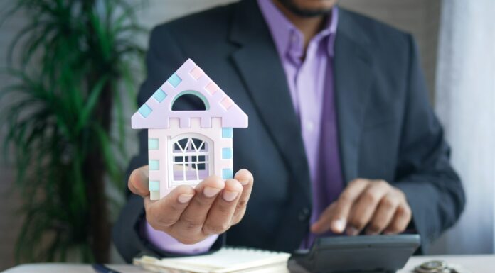 Why UK Property Managers Should Switch from Mobile To VoIP
