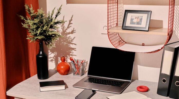 What Should Remote Workers Look For in a Broadband Package? home office laptop