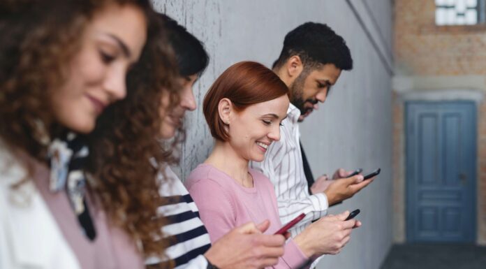 1.6 Million Brits Switch Broadband or Landline Provider as Ofcom’s One Touch Switch System Takes Off people using british mobile broadband