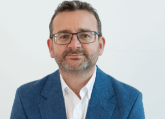 4 Reasons Your Business Should Switch To A VoIP System Steven-try