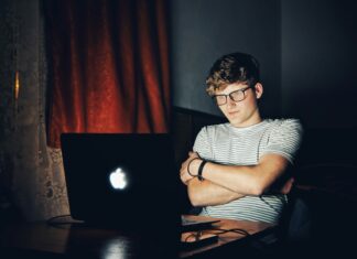 Why Peak Times Slow Down Mobile Broadband Why Peak Times Slow Down Mobile Broadband