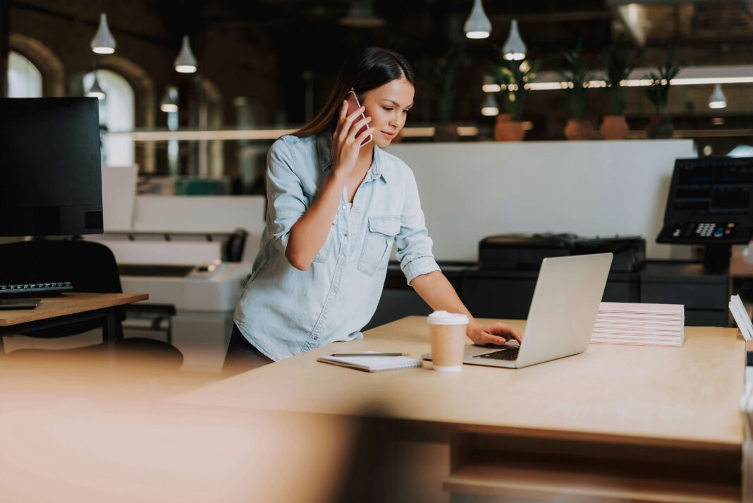 how-poor-phone-systems-could-be-damaging-businesss-reputation (1) customer service call