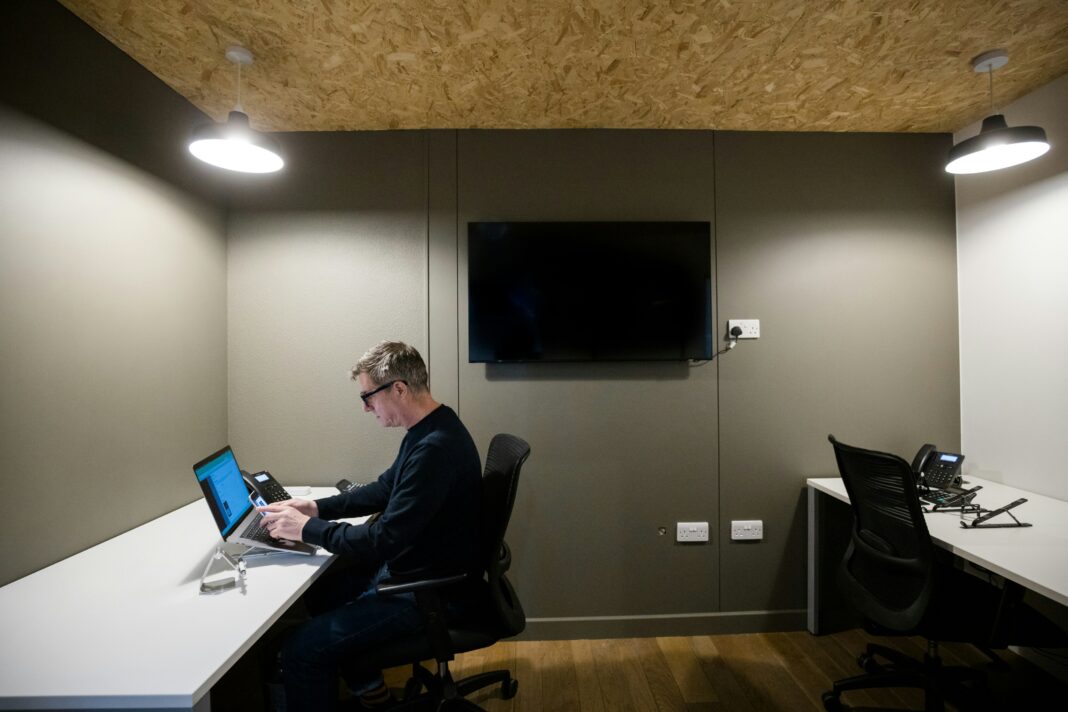 how-coworking-spaces-manage-bandwidth-demand