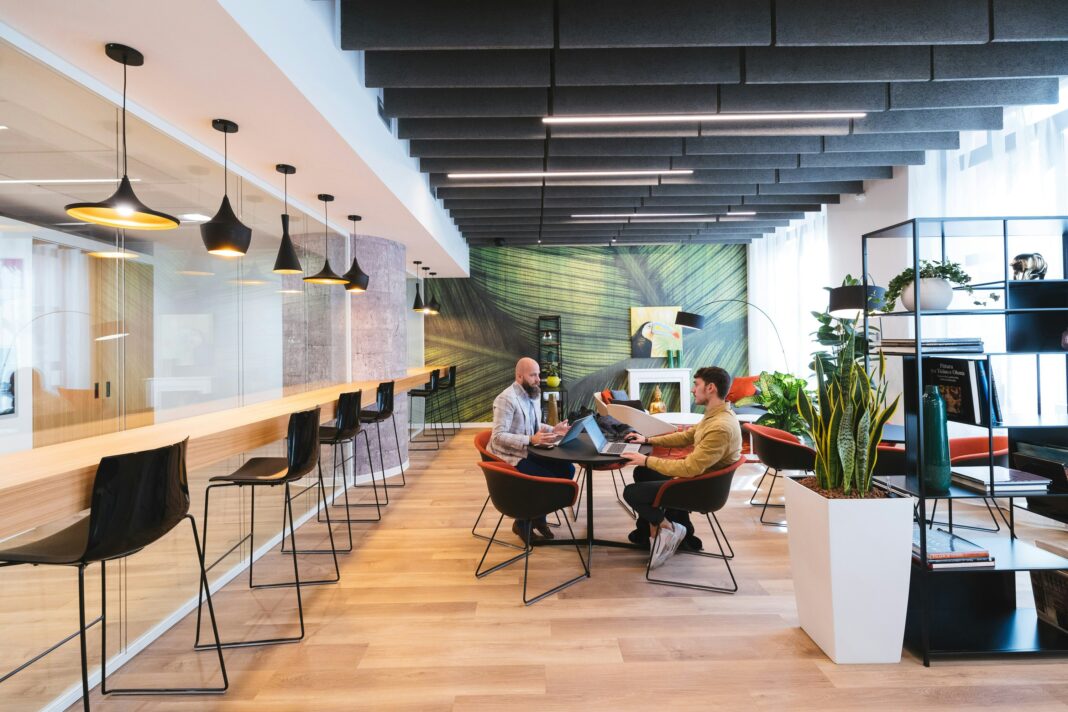 client-meeting-in-modern-and-colourful-office