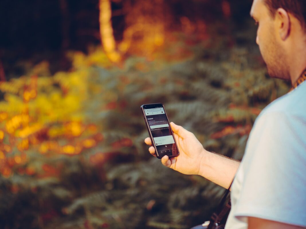 how-esims-can-help-you-save-on-mobile-data-costs