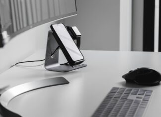 Why Softphones May Replace Desk Phones in the Future why-softphones-may-replace-desk-phones-in-the-future