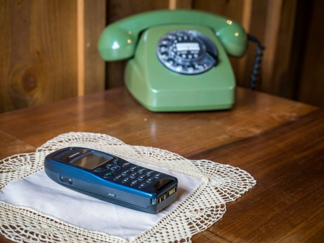 will-digital-phones-make-landlines-obsolete-by-2030?