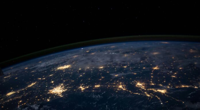 Experts Share: The Race Between 5G And Fibre For Global Connectivity Internet-connectivity