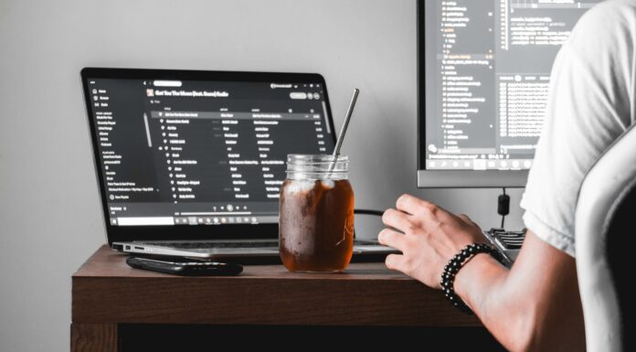 5 VoIP Integrations That Boost Productivity working-from-home-productive-tools
