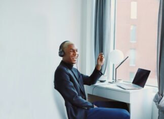 AI Noise Cancellation: Making VoIP Calls Crystal Clear working-from-home-with-noise-cancelling-headset
