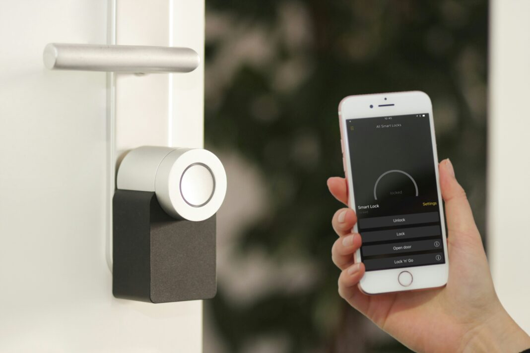 smart-home-security-system-with-quality-broadband-connection