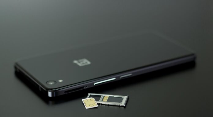 Exploring The Role Of 6G In The Future Of VoIP Communication smartphone-sim-voip-