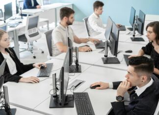 5 VoIP Features That Improve Team Collaboration 5-voip-features-that-improve-team-collaboration
